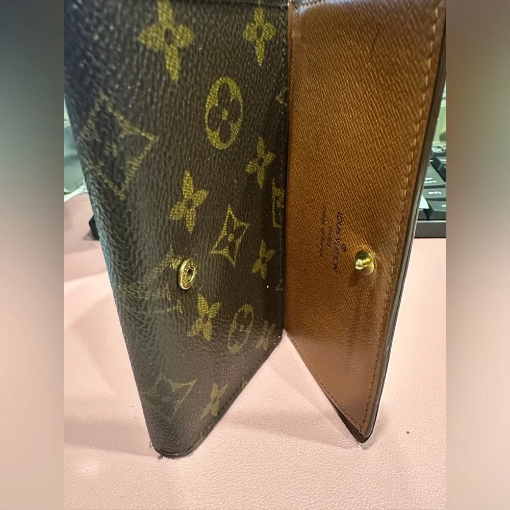 Great Condition - AUTHENTIC LV WALLET - Picture 3 of 13